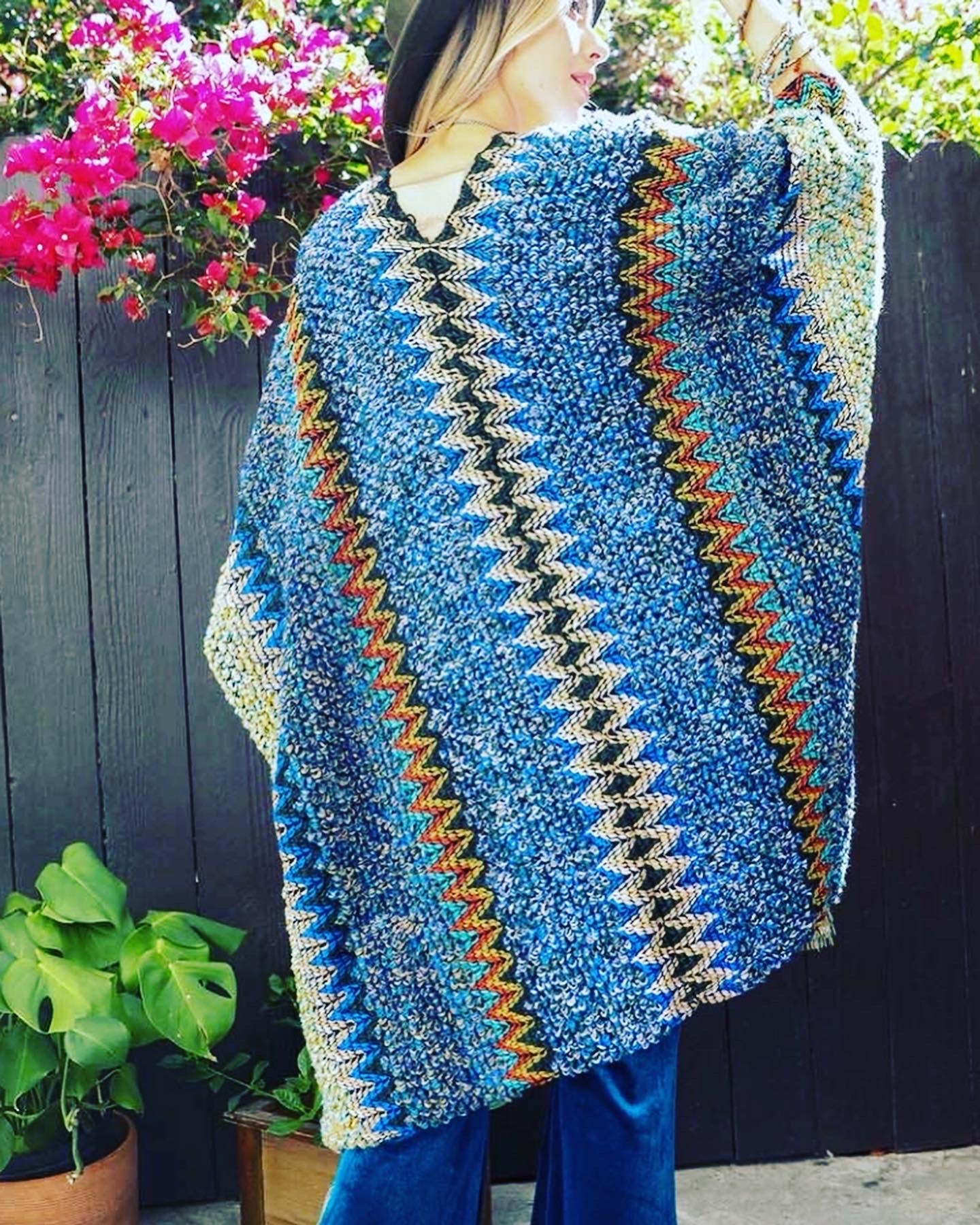 Gorgeous Cobalt & Taupe Chevron Crochet Tassel-Accent Ruana - Women