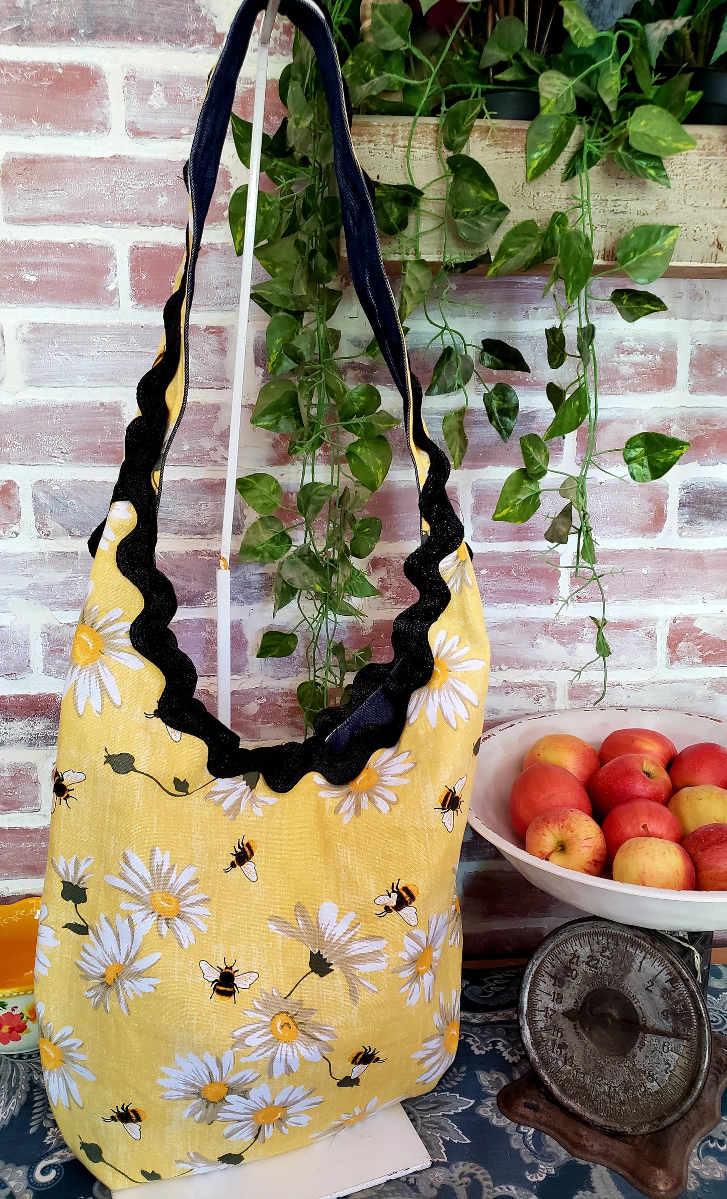 Handmade DAISY'S AND BUMBLE BEES Colorful Boho Shoulder Bags, Cotton Bohemian Bags Denim Lined