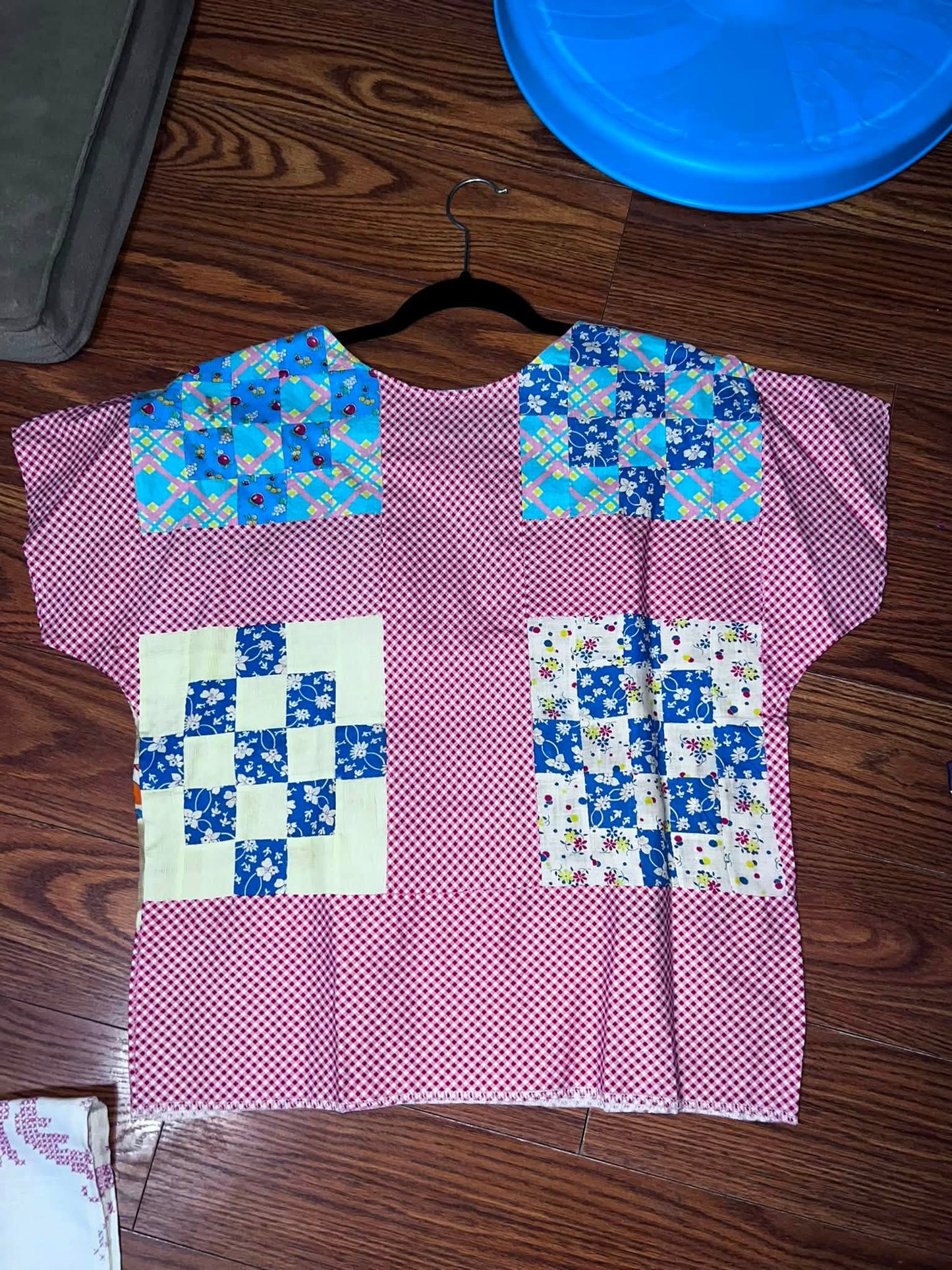 Vintage 20 (5x5) FEEDSACK Patch Quilt Top Boxy Top