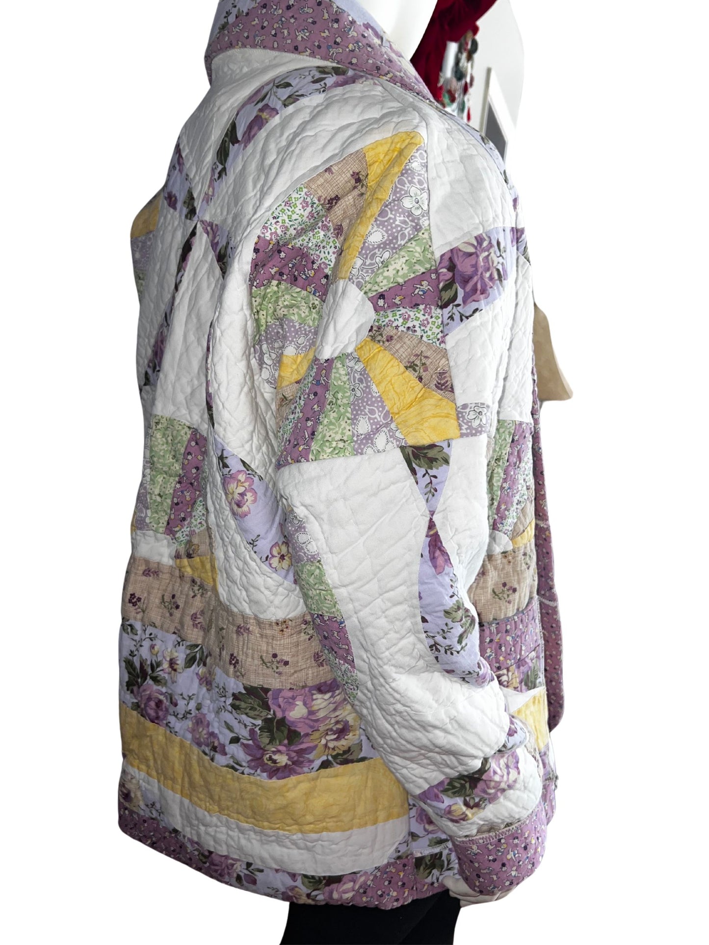 Quilt Coat Jacket - Dresden Plate,  lavender, shades of purple and yellow Vintage from 40’s Design Patchwork Floral Vintage Quilt Fits Most